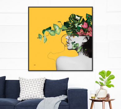 Chân Dung Cô Gái Nền Vàng